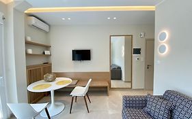 Venice Studios & Apartments