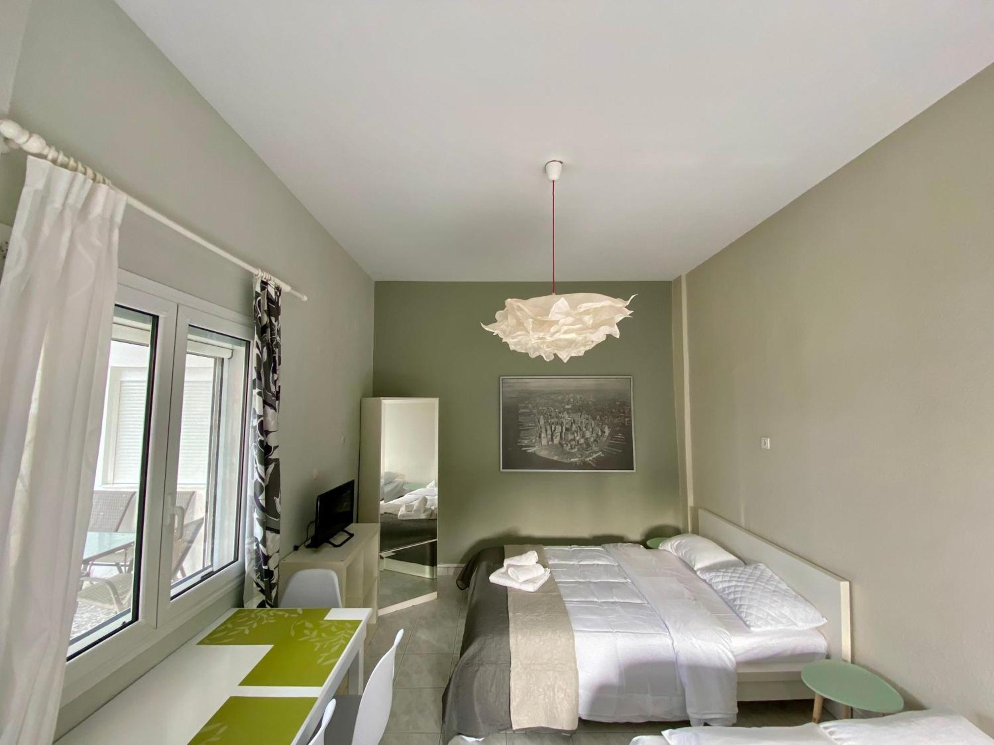 Venice Studios & Apartments Ставрос Екстериор снимка